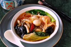 「麻辣湯(まーん)」とかいう辛いスープ春雨の専門店、あちこちに出来まくる