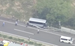 【悲報】バス事故が起こる前の車内での会話…部長「みんな、大切な人にお別れの連絡しとけ」