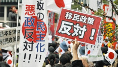 右翼「移民反対！」左翼「じゃあ代案を考えてくれ」右翼「それを考えるのがお前らの役割だろ」