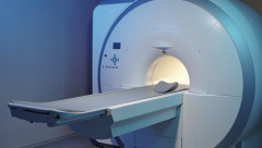 【悲報】9キロのネックレスをしていた男性が、MRIに吸い込まれて死亡してしまう
