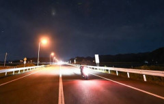 真夜中に原付で走るの楽しすぎワロタｗｗｗ