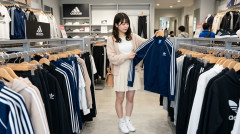 【画像】adidasのレディースジャージが叡智だと話題に‥‥