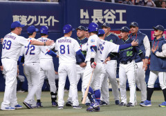 【動画】ヤクルトさん、1試合で3死球ぶつけて乱闘寸前に　井上監督「３つやぞ！」ｗｗｗｗｗｗｗｗｗｗ