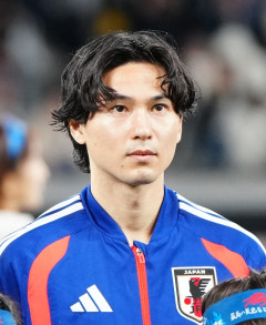 【悲報】サッカー日本代表さん、ケガで選外の南野拓実を「メンター」としてW杯に帯同させてしまうｗｗｗｗｗｗｗｗｗｗ
