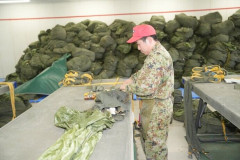 第1空挺団後方支援隊、部隊の落下傘や装備などを確実に整備！