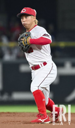【悲報】広島・羽月さん「なんでオレだけ…？先輩内野手Aや若手内野手Bは俺より先にやってたのに…」ｗｗｗｗｗｗｗｗｗｗ