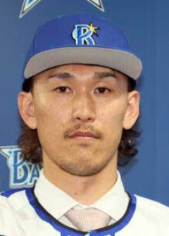 DeNA相川監督、途中交代の三森大貴に言及「明日の状態を見ていきたい」 自打球の影響を考慮し無理をさせず