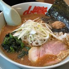 大盛り頼んでも900円で済む山岡家、ラーメン界の覇権へ