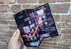 「日本では人気ゼロ」なのに、中国では「富の象徴」に…Appleも今年参入と噂の「折りたたみスマホ」なぜ人気？　[5/16]