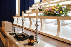 葬儀屋「火葬プランはどうなさいますか？」 ワイ喪主「直葬で(即答)」葬儀屋「直葬ですか…！？（ちょい引き気味）」⇒！！