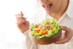 【恋愛で冷めた話】彼との食事で分配が公平でない。例えば唐揚げ8個あれば彼7個、私が1個で分けるスタイル。