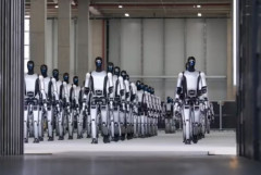 韓国人「日本の日立がエレベーター製造ラインに最新型の人型ロボット『Walker S2』を実戦投入！」→「全プロセスの知能化はどうなるの？」