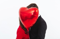 【kiss】キスをすると2億個のバイキンが口と口を行き来する