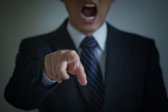 【困惑】40超えると老化してきてどうでもいいことに目くじら立てるようにならん？