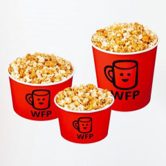 【悲報】映画館で水筒のお茶飲んだら隣の客さんに「本当の映画ファンなら買って貢献しないと」と説教されてしまうｗｗｗｗｗｗｗｗｗｗ