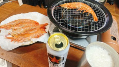 【速報】ワイ、エビ焼いて食べる🦐