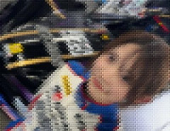 【画像】美少女プロレーサーさん「え、猫耳つけてサインするんですか？」