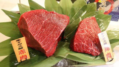 昭和の食卓から消えた“鯨肉”に再ブームの兆し…首都圏スーパーで再評価されるワケ  [5/17]