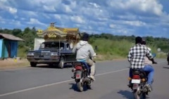 【動画】アフリカ人「霊柩車？一番安いので！」→結果ｗｗ