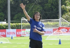【悲報】長友佑都さん、W杯での自身の役割を「空気清浄器」と表現してしまう