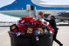 トランプ訪中団、中国からの贈り物を全て廃棄処分して帰国かｗ　海外の反応。