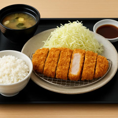 ロースかつ定食が税別500円に！公式Xで1週間限定
