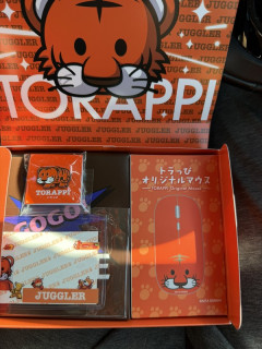 早速転売も！？北電子 SマイジャグラーⅥの展示会ノベルティがかわいいｗｗｗｗｗ