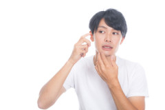 毎日、美容液塗って化粧水塗って乳液ぶっかけてる奴ｗｗｗｗ