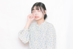 【悲報】ラノベ「頬を濡らした」　読者「なんで急に濡らしたんですか？」