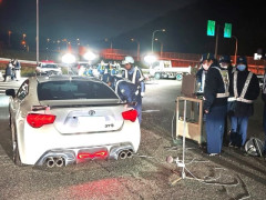 【悲報】道の駅潮見坂で違法改造車が11台検挙ｗｗｗｗｗｗｗｗ