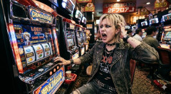 『隣に強打爆音が来たら仕方なくこっちも音量上げます』←この発言聞いたスロッターさん、発狂