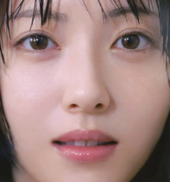 【悲報】浜辺美波さん、ガチでヤバい事実が発覚してしまう・・・
