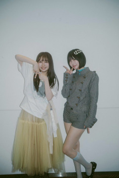 【画像】あのちゃん　超ミニ丈の衣装に「以前のガリガリとは違う」「程よくお肉がついてスタイルめちゃいい」健康的な美脚が話題