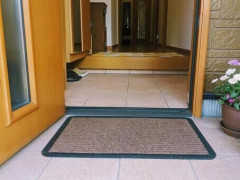 【恐怖】住宅に訪ねた警察、『衝撃的な光景』を目撃してしまう！！！！！