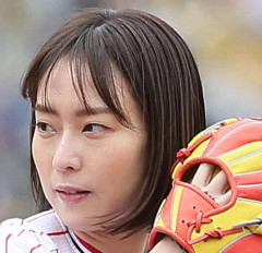【画像】石川佳純さん、パドレス－ドジャース戦でノーバン始球式ｗｗｗｗｗｗｗｗｗｗ