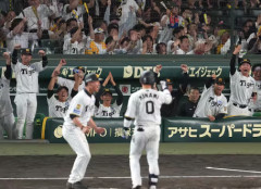 阪神タイガース、7点差をたった3イニングで逆転www締めは森下がサヨナラwwwwww