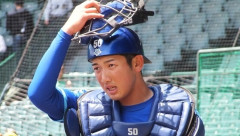 他球団ファンだが横浜はなんでシーズン中に正捕手をトレードに出したんやろな