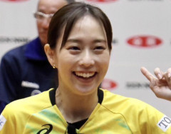 始球式の登板した石川佳純さん、ガチで素晴らしい眼光を放ってしまうwwwwww