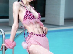 【画像】大物女性インフルエンサー、鍛え抜かれた肉体を披露「この体になってから男が寄り付かなくなった」