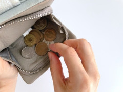 日本人「コンビニで現金払いしてる奴バカすぎ！」←現金払いがいなくならない理由