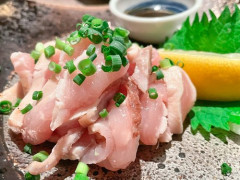 【悲報】生の鶏肉を食べた男女8人さん、下痢・・・・・・・・・