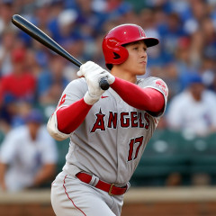 大谷翔平、先頭打者8号弾 投げては5回無失点で防御率を0・73 今季4度目二刀流で躍動   #米国