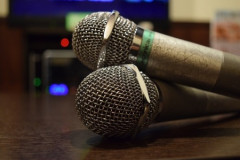 【飲み会】カラオケで歌えない人も盛り上がれるような曲おしえて