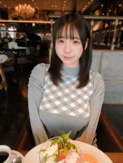 【画像】こういう地味な女の子って服脱がすと意外といいカラダしてたりするんだよな🤭