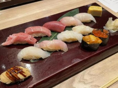 【悲報】寿司を食べる順番を知らない大人多すぎる...あなたは大丈夫？
