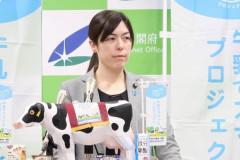 【悲報】記者「永住権について…」小野田紀美「ギャオオオオオン！日本には永住権はない！永住を許可してやってるだけなんだああああ」