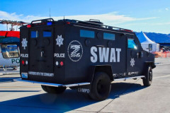 【悲報】81歳のゲーム実況おばあちゃん、マイクラ実況中にSWATに突撃される