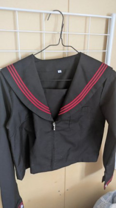 【悲報】女友達（18）のセーラー服が手元にあるんやがｗｗｗｗｗｗｗｗｗｗ
