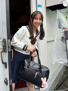 【画像】篠田麻里子(40)「マリちゃん寂しかったからJKになったの」