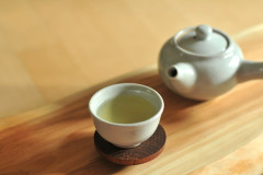 伊右衛門、お～いお茶、綾鷹どれ派？